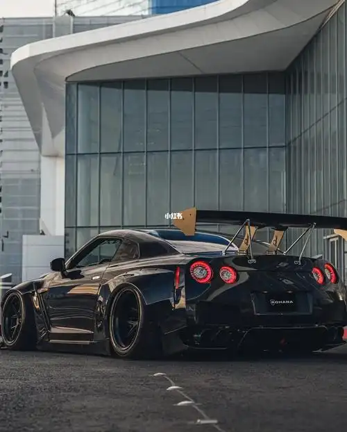 绝版尤物rocketbunny上身2017款战神gtr