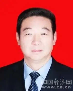 李映当选巴中市人大常委会主任(图|简历)