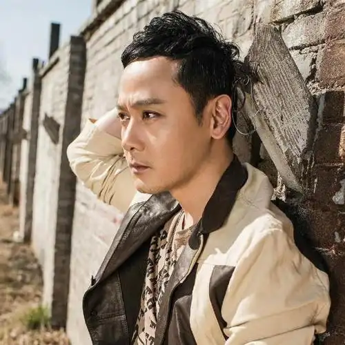 组图:一代英俊小生邱心志