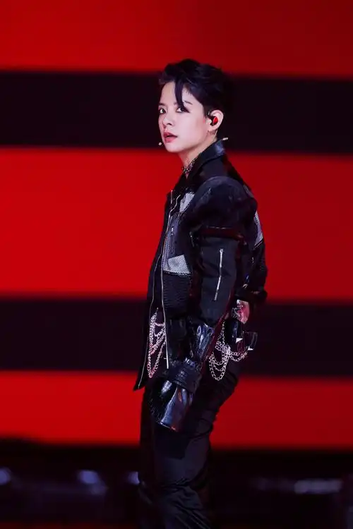 刘逸云乘风一公《problem》舞台我真的服_高清图集_新浪网