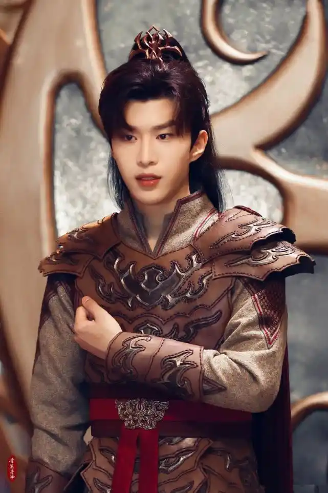 有一种"整容"叫范丞丞穿古装,本以为会很丑,却意外帅到犯规!