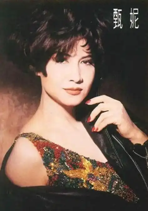 演员甄锡:曾是模特冠军,嫁给黄海冰甘当贤妻良母,越活越幸福