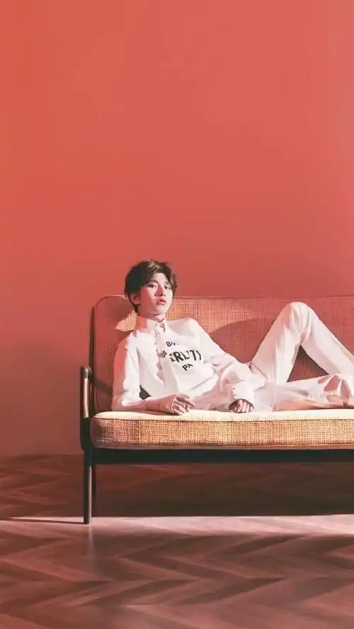 滴滴 来分享一波我收藏的朋友圈聊天背景图吧#蔡徐坤