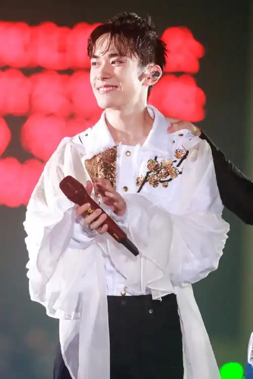 易烊千玺tfboys六周年告白演唱会高清