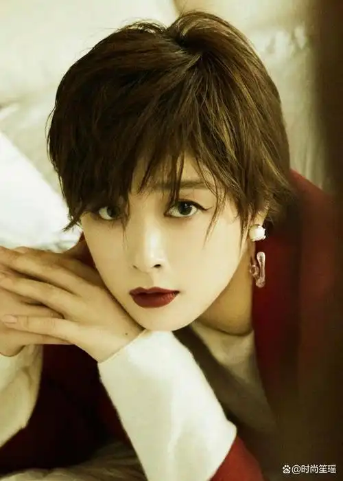 蒋欣带火了一种短发叫"齐唇发",特别适合微胖女人,洋气又减龄