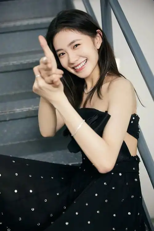 看了刘浩存灿烂的她才知道张艺谋为何会选她演一秒钟