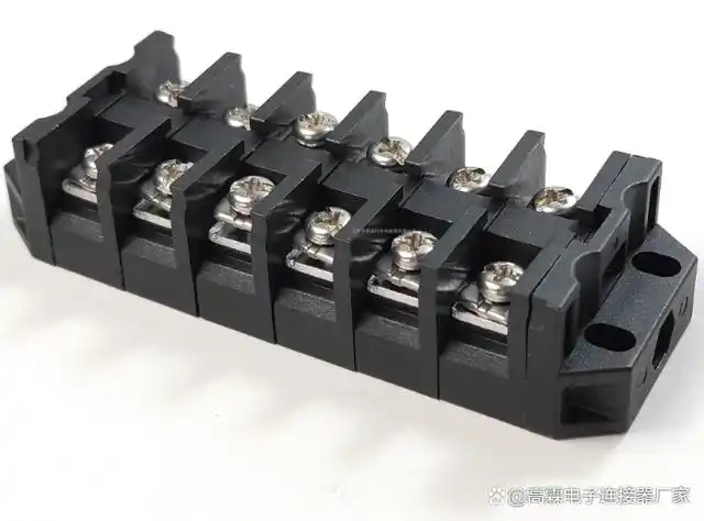 这是一种用于电电气连接的产品,在工业领域中,主要是划分为连接器