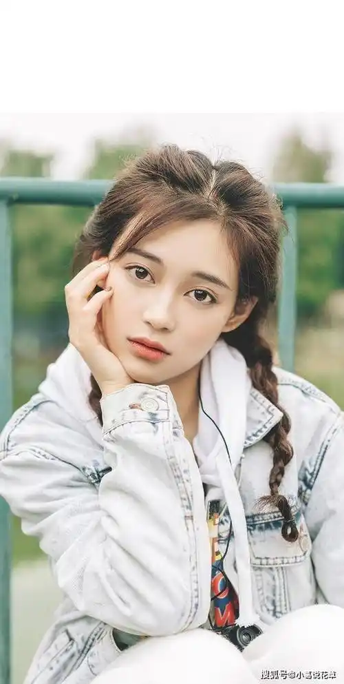 最让男人着迷的星座女,魅力四射,温柔体贴_女生_女孩_狮子座