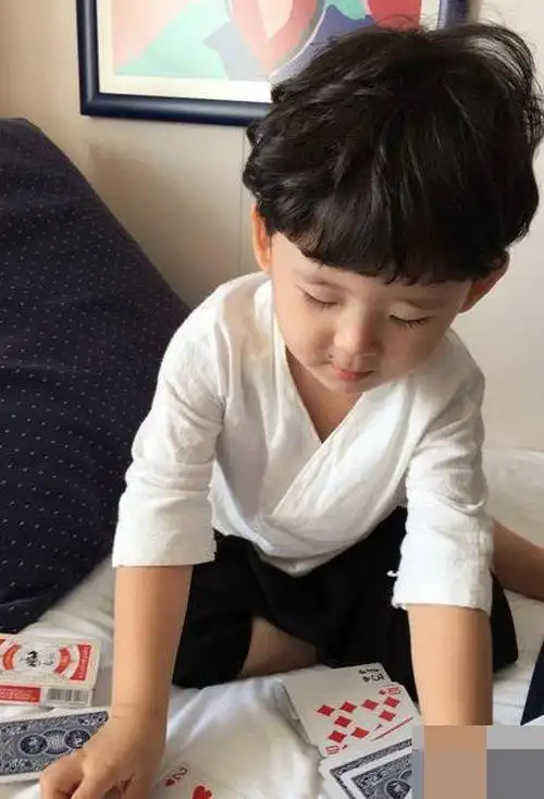 男宝宝蘑菇头怎么理帅气,蘑菇头图片,发型图片