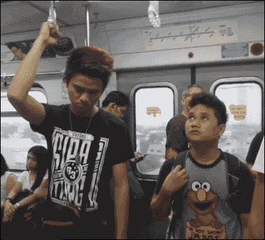 坐车gif够不到gif眼神gif