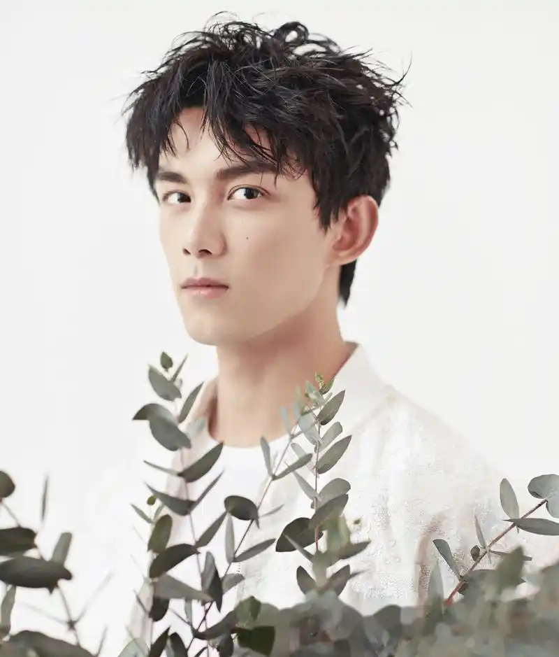 是正能量优秀青年吴磊啊.