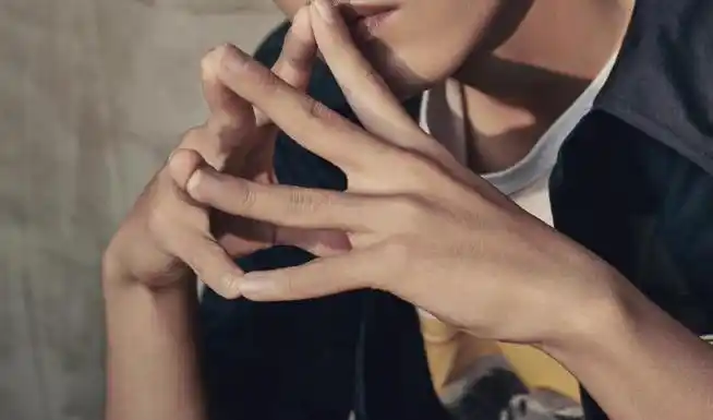 肖战手真好看##肖战初秋plog