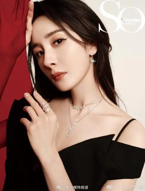 杨幂最新繁花大片释出s形好身材与吸睛红唇性感十足