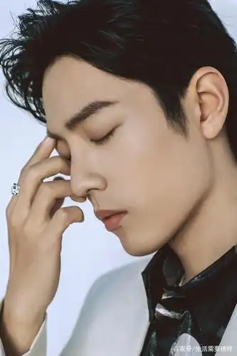 肖战 高清侧脸集合