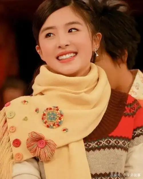 落难姐妹花安又琪和张含韵的坎坷命运一个向左一个向右