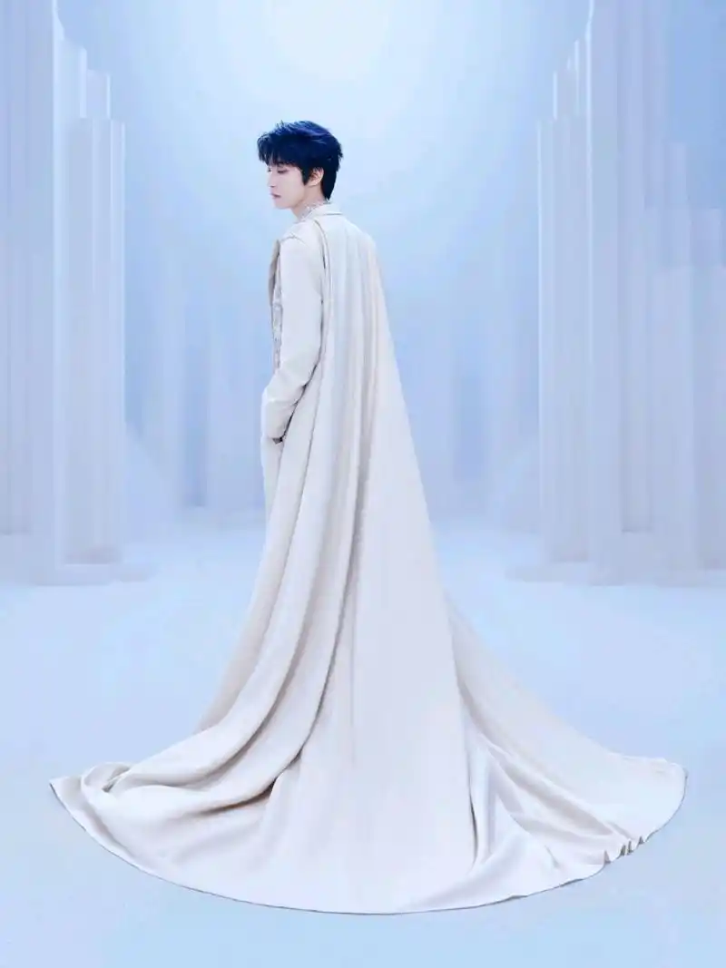 tfboys十周年王俊凯神图,真的是个浓颜系小王子