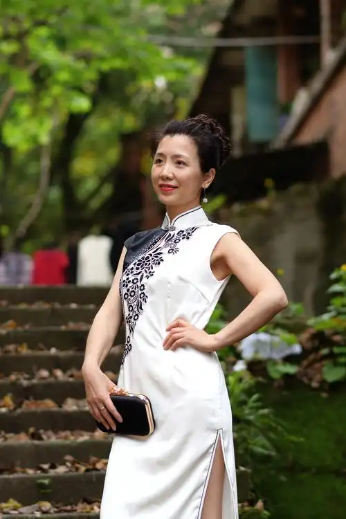 铜元局老街旗袍人像 - 美篇