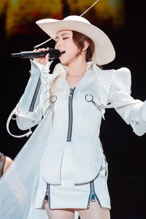 邓紫棋妈妈生日在父亲节##邓紫棋iamgloria世界巡回