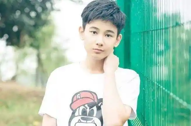 胡先煦童年照,他光膀子游泳的照片组图