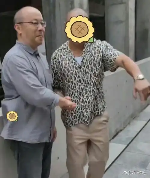 54岁窦唯现状令人难认,发际线后移,显现岁月痕迹