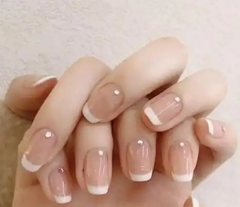 指甲图片美甲款式,8款显白又好看的美甲推荐 — 满分女性网