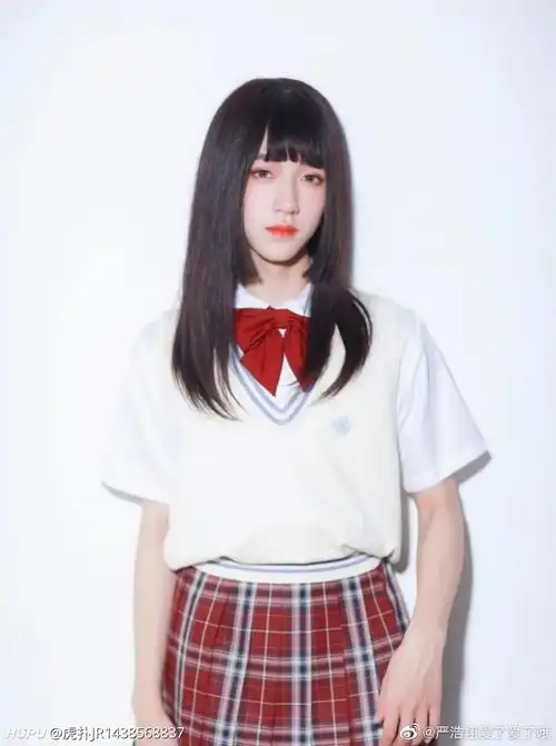 时代少年团贺峻霖女装