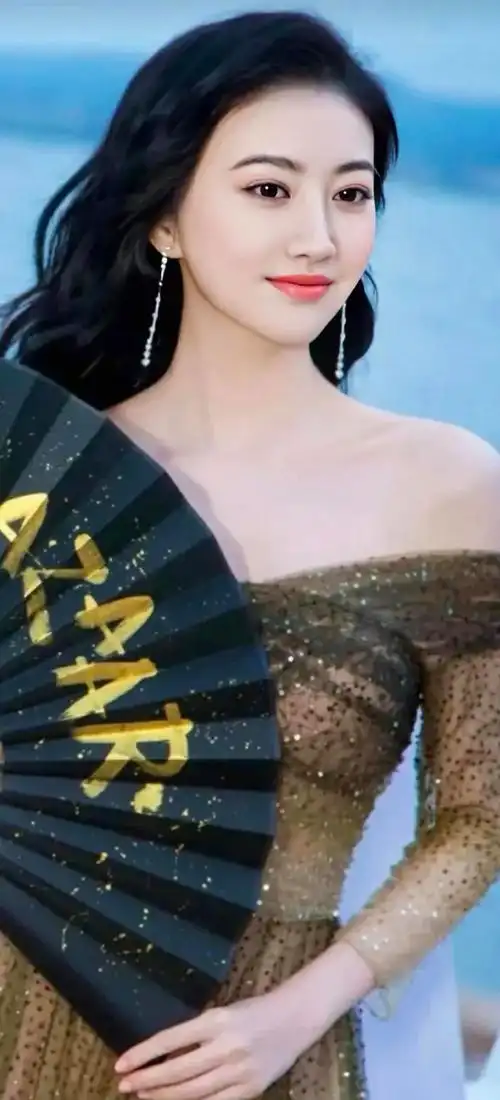 千秋无绝色,悦目是佳人.景甜超高清写真美图张张性感漂亮