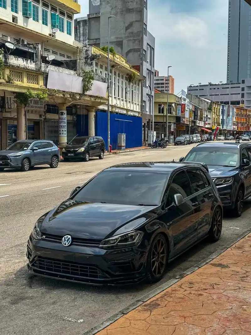 这四张照片肯定有一张你最喜欢的  #大众高尔夫 #高尔夫r  - 抖音