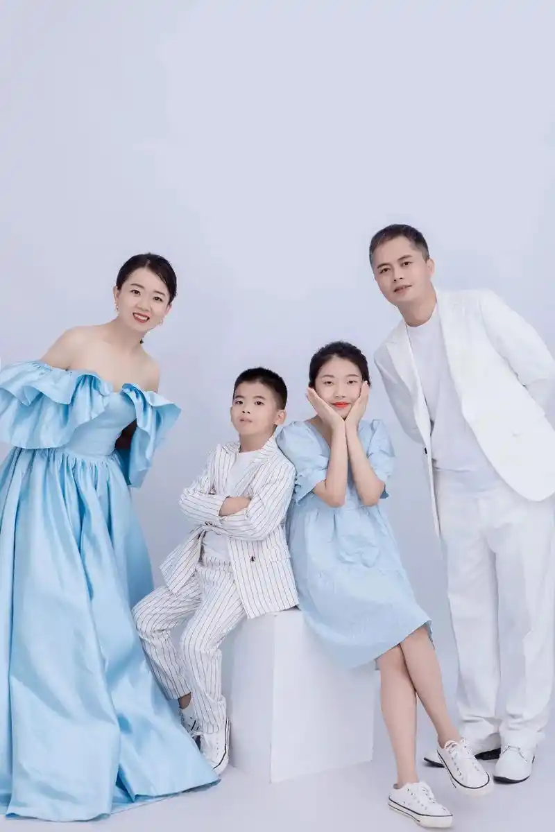 #玖月摄影 #摄影 #记录真实生活 每年必须留下的家庭照 - 抖音