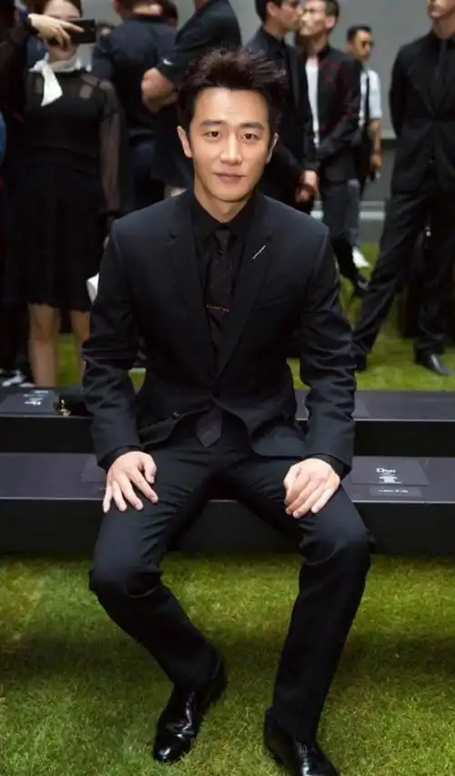 黄轩能土掉渣能帅气给再多钱也不接烂片他凭啥如此傲气