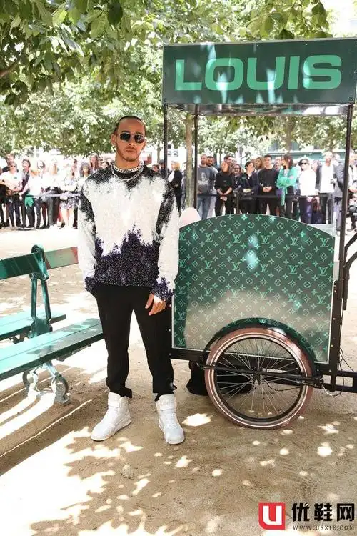 吴亦凡上脚最有排面的lv球鞋售价超万元玩命抢可能都买不到