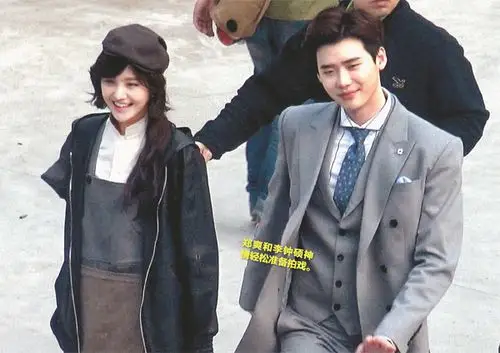 郑爽赞李钟硕会撩妹 接受采访坦言自己不适合真人秀