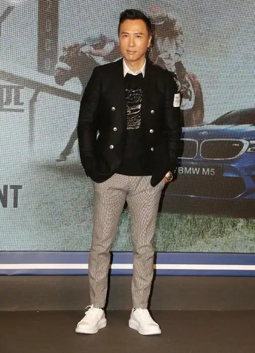 甄子丹自曝体重称锻炼要方法买马需和老婆商量