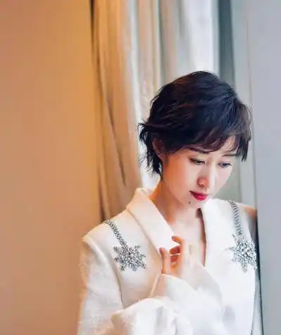 逆风翻盘的刘敏涛:被富豪丈夫分手,坚守初心拍戏,今红到发紫_管理