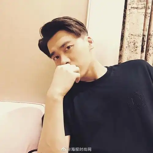 李易峰 晒私照,这个歪头杀