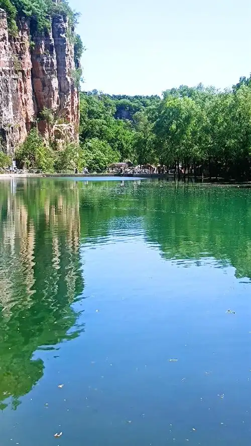 生活只要真实,踏实,并且一直在变好,我们就应该知足和感恩.