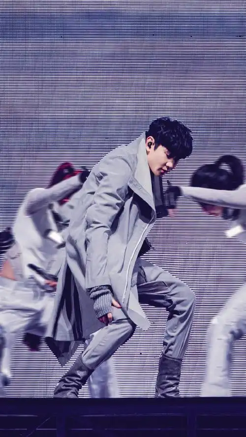 壁纸大图版    赏心悦目新衣服越看越喜欢    #林俊杰交换余生宿命感