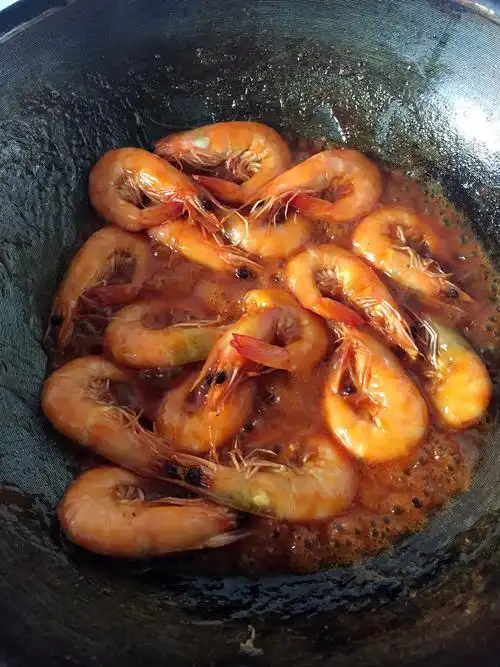 番茄虾的做法(油焖大虾的做法家常)