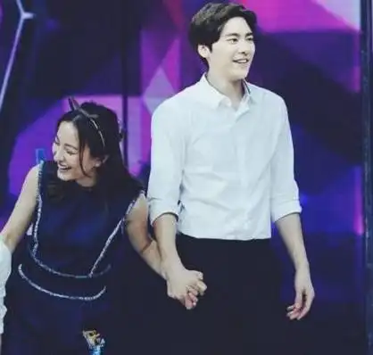 现在才知道,演员李易峰被封杀原因,原来是因为"她"李沁