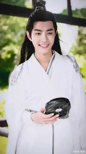 《陈情令》男神白衣古装秀,金子轩气质高贵,肖战清秀可爱!