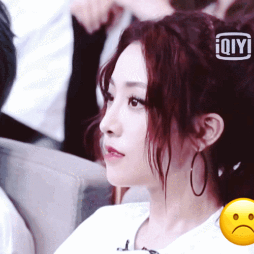 讨论喻言到底有没有耳洞