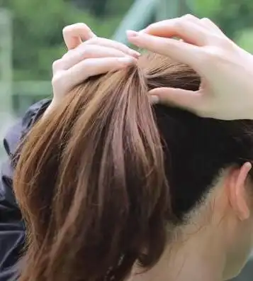 1分钟完成清爽运动发型编发