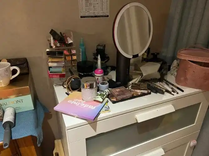 整理一下我凌乱的化妆台和工作台