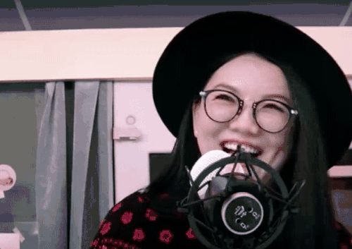 李湘哈哈哈哈soogifsoogif出品哈哈哈哈gif动图_动态图_表情包下载