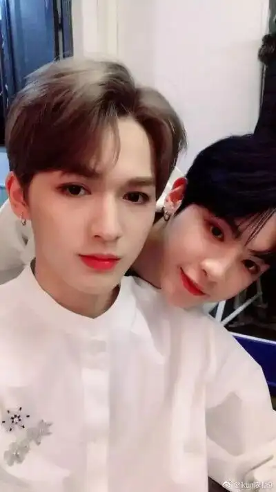 朱正廷和justin图片