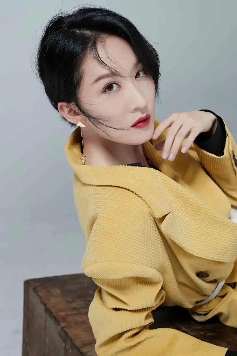 张雯 张雯,1985年9月12日出生于上海市,中国内地女演员,毕业于上海