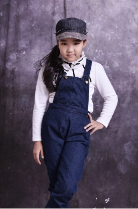 王妙涵参与网络剧拍摄 笑容传递着力量