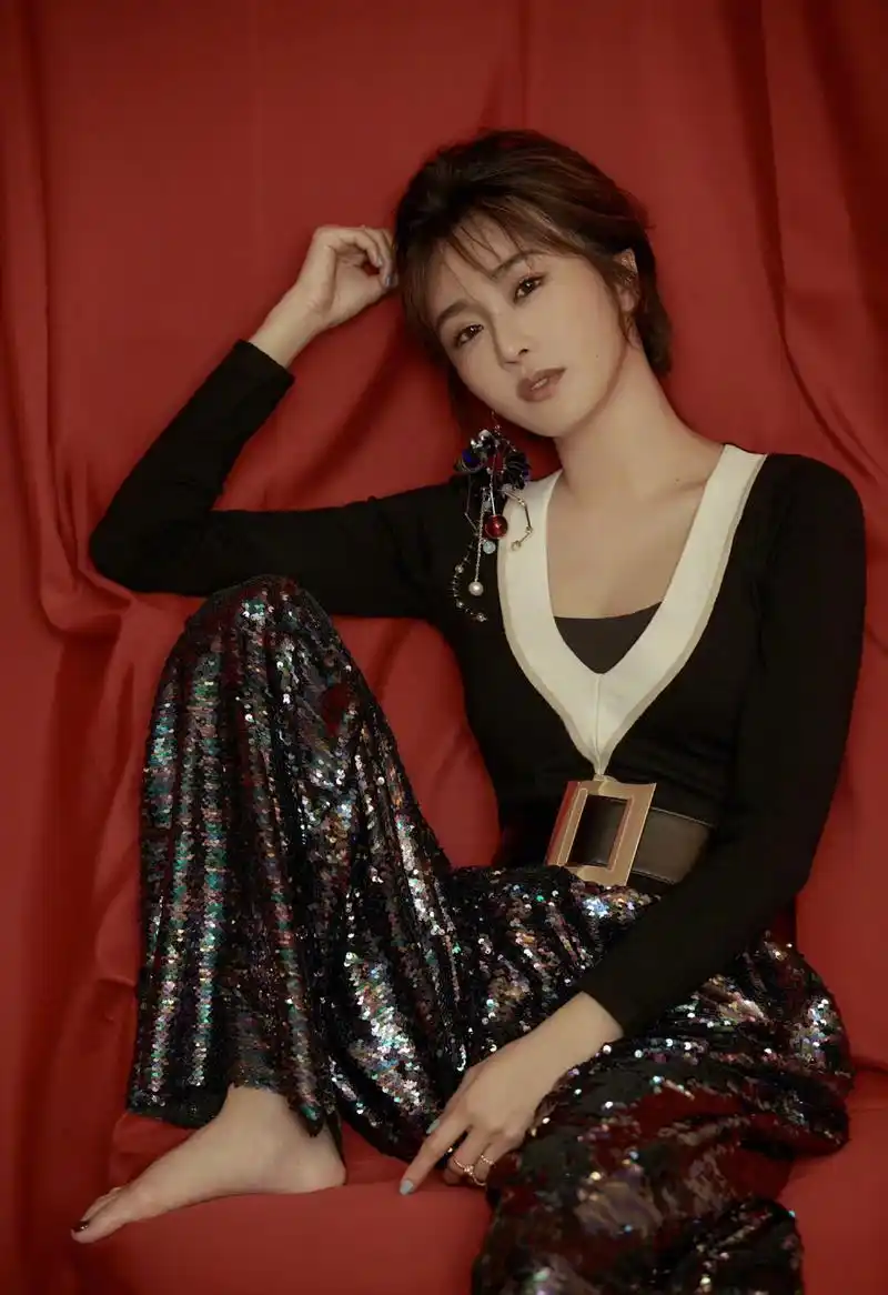 歌手陈冰美脚合集,2014年,陈冰参加浙江卫视《中国好声音第三季》的