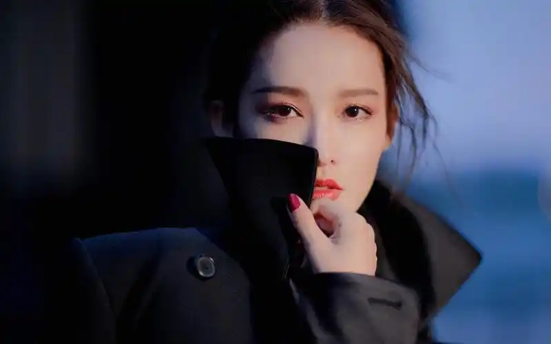 霸气美女李沁酷美暗黑系写真,高清壁纸图片,大陆明星-回车桌面