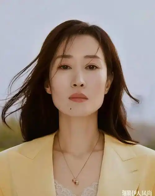 刘敏涛首带13岁女儿登封!